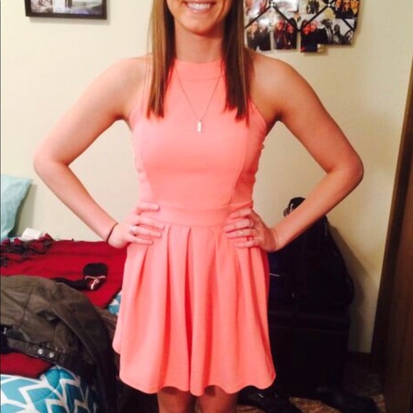 Francesca’s Dress - Picture 4 of 4